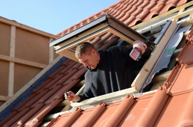 Pose de fenêtres de toit Velux à Pas-de-Jeu